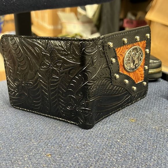 New. Woodland creek black wallet silver hardware - Picture 4 of 4